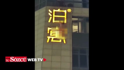 Karısını aldatırken otelde basıldı!