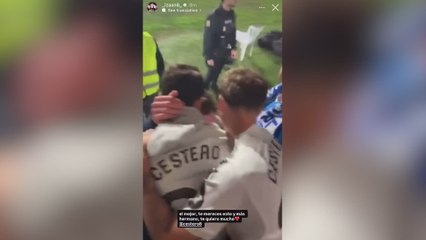 El abrazo de Jorge Cestero con dos canteranos del Madrid que fueron a apoyarle a Talavera