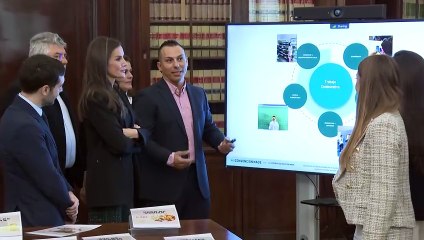 La Reina Letizia rescata el pantalón de tweed que estrenó en el cumpleaños de la Infanta Elena