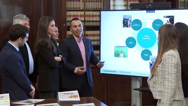 La Reina Letizia rescata el pantalón de tweed que estrenó en el cumpleaños de la Infanta Elena