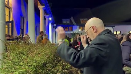 Over 550 residents joined Haslemere’s Christmas Carols, with the Rock Choir, Town Band, Santa, and festive treats lighting up the evening