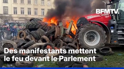 Colère agricole: des manifestants mettent le feu devant le Parlement européen