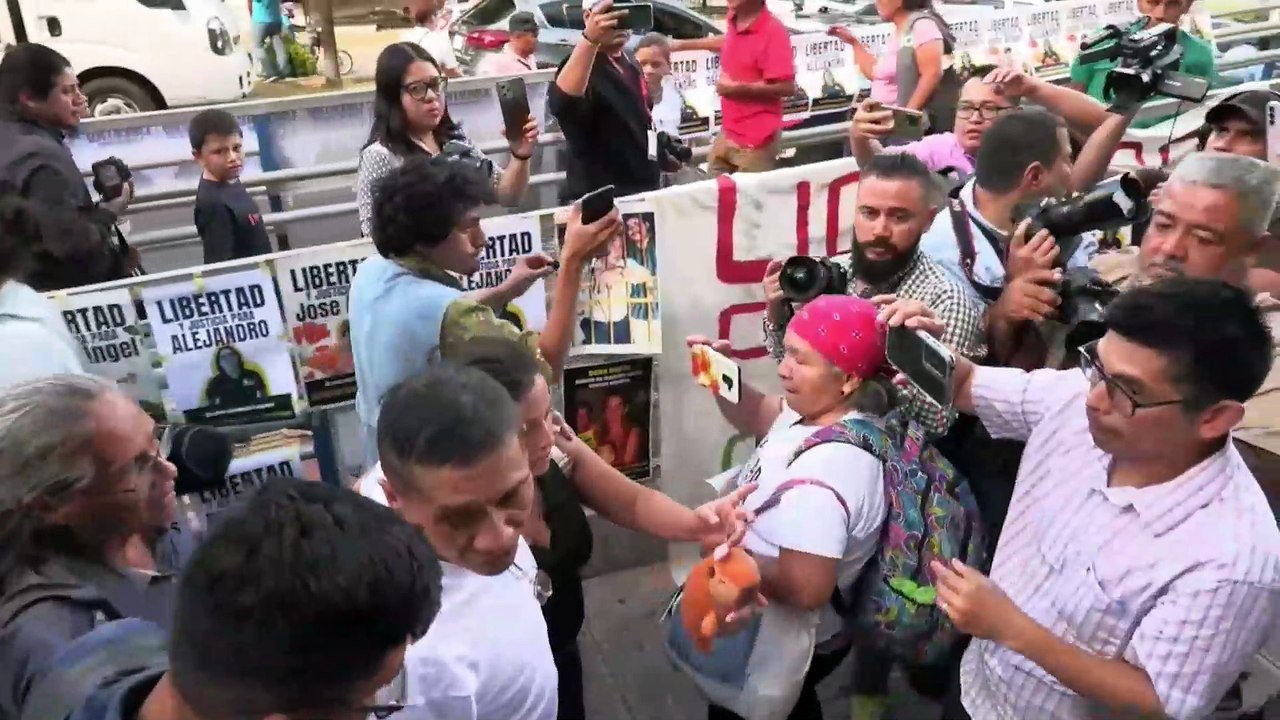 Activistas de El Salvador fueron condenados por manifestarse en contra de Bukele