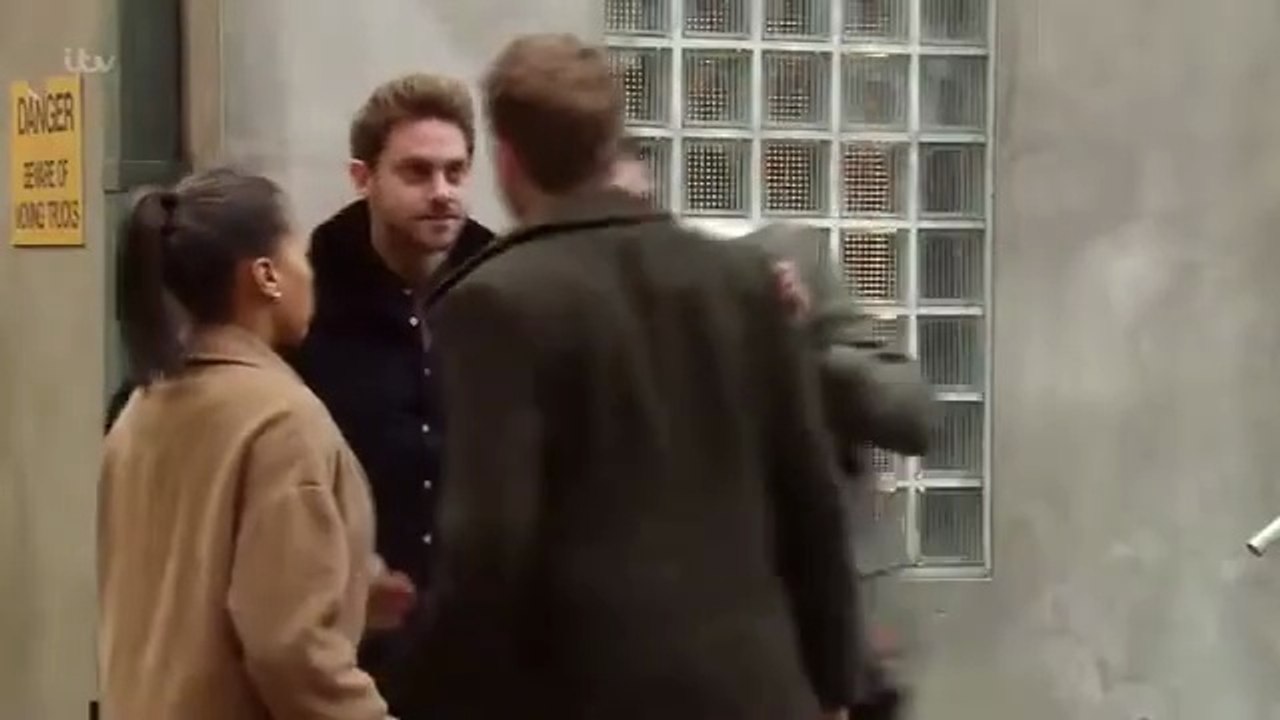 Corrie Andy Carver Nearly Hits Jamie Bowman 26th November 2015
