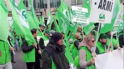 Agricoltori pugliesi protestano a Bruxelles: «No all'economia di guerra che ci impoverisce»