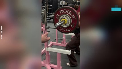 Women’s 415lb Squat Attempt Ends in Dramatic Fail
