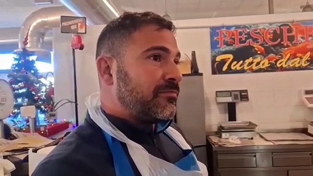 Sassari, al mercato civico è già Natale: i prezzi e i prodotti più richiesti per i banchetti delle feste