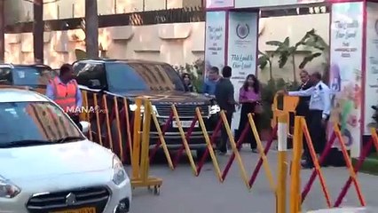 Shah Rukh Khan, Rohit Sharma, Shahid Kapoor, Karan Johar @ Dhirubhai Ambani School Annual Day