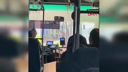 Kadın yolcu ile şoför arasında tansiyon yükseldi! Tartışma yumruklu kavgaya döndü