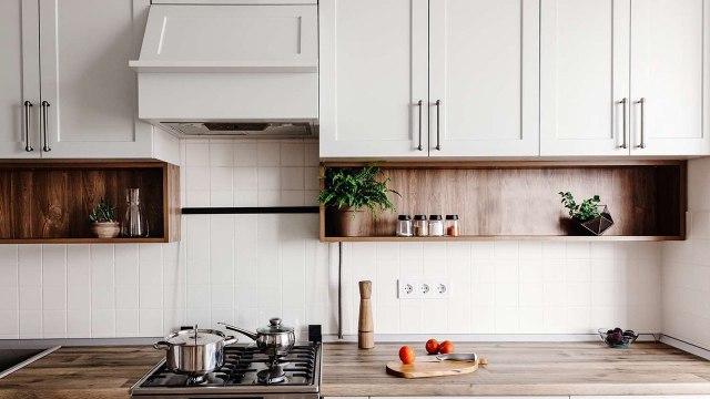 6 Common Items You Should Never Store in Your Kitchen Cabinets