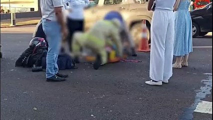 Motociclista de 19 anos fica ferida em acidente de trânsito no Centro