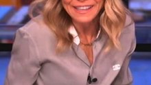 Kelly Ripa Says Sleeping In The Same Bed As Your Spouse Is "Why You Get Married"