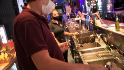 Report into Northern Territory alcohol policy recommends tightening bottle shop restrictions