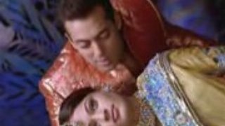 Salman Khan & Sneha Ullal (Lucky)