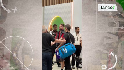 Com elenco incompleto, Flamengo desembarca no Rio de Janeiro