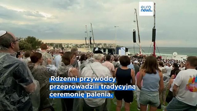 Australijczycy spotykają się, aby uczcić ofiary masowej strzelaniny w Bondi podczas żydowskiego festiwalu