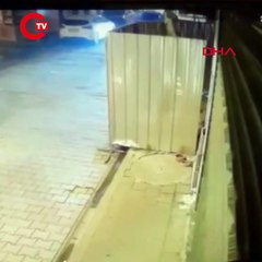 Fatih'te ‘dur’ ihtarına uymayan sürücü bekçiye çarpıp kaçtı