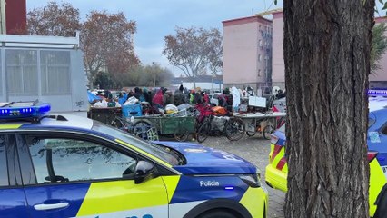 Gran desplegament de la Guàrdia Urbana de Badalona per a desallotjar els acampats prop del B9
