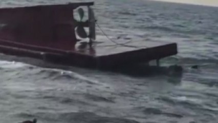 인천 앞바다서 어선 전복..."4명 구조·1명 실종" / YTN