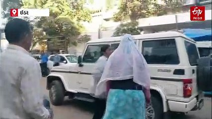 ‘સુધરી જજો, બધાની બૂમો છે’, ઈડર તાલુકા પંચાયત કચેરીમાં ACBની રેડ બાદ પોલીસ ઈન્સ્પેક્ટરની ટકોર