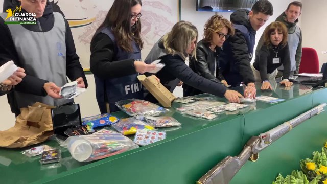 Alessandria - Prodotti falsi e pericolosi destinati ai bambini: sequestrati 7 milioni di articoli, 36 denunce (19.12.25)