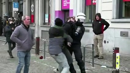 Ancora scontri a Bruxelles fra gli agricoltori e polizia