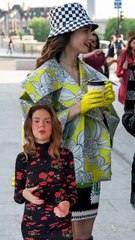 Emily in Paris : pourquoi le style d'Emily Cooper est-il si différent dans la saison 5 ?