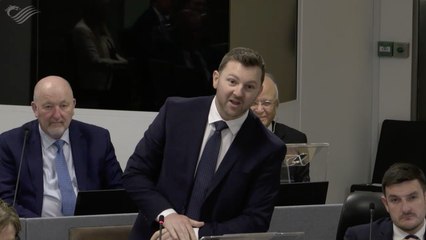 Sam Kurtz and Huw Irranca-Davies spar in Senedd over Welsh livestock and climate targets