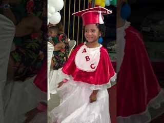 Menina impedida de participar da própria formatura ganha festa após caso repercutir na web #shorts