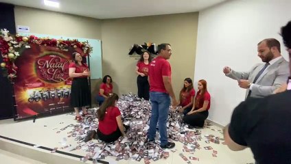 Vídeo do WhaDuas umuaramenses levam as motos no terceiro sorteio do Natal de Luz da AciutsApp de 2025-12-19 à(s) 09.12.39_b8b32cdc