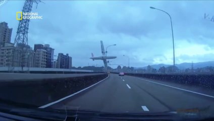 Air Crash - Crash en direct - Vol TransAsia Airways 235 [Français]