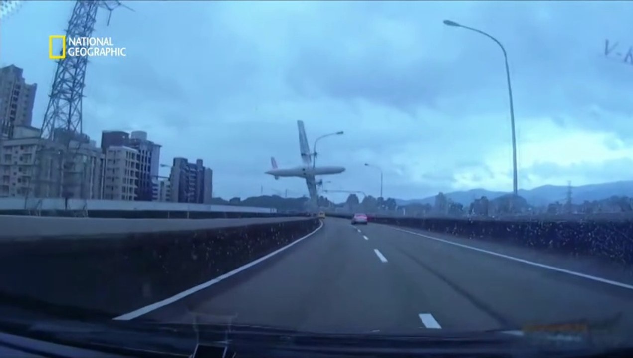 Air Crash – Crash en direct – Vol TransAsia Airways 235 [Français]