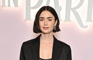 Lily Collins parla delle difficoltà sul set di Emily In Paris da neo-mamma