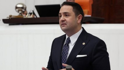 CHP'li Akdoğan'dan yaz saati uygulamasına okul önünden tepki: Tasarruf etmek için öğrencilerimize reva görülen durum bu!