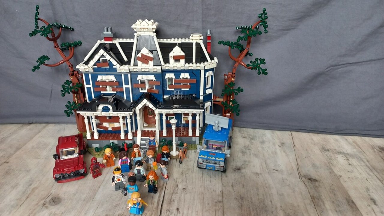 Lego creel house: wir haben das stranger things-set aufgebaut und stellen es euch im video vor
