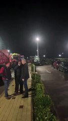 Les agriculteurs en colère manifestent devant la villa d'Emmanuel et Brigitte Macron au Touquet