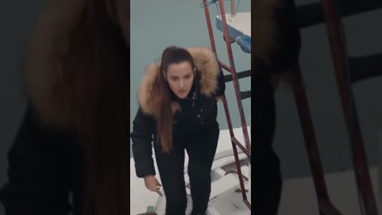 أخدت القارب وهربت لوحدا تدور عحبيبها - البحر الأسود   #shorts -   @atvarabic