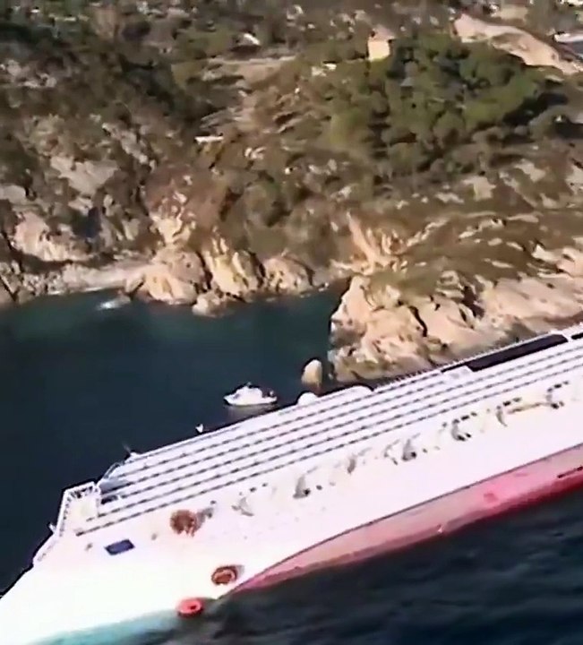 Le 13 janvier 2012, le paquebot Costa Concordia a dévié de sa trajectoire près de l’Isola del Giglio, en Italie, a heurté un récif et a partiellement coulé. Malgré une évacuation de six heures qui a permis de sauver la majorité des passagers...