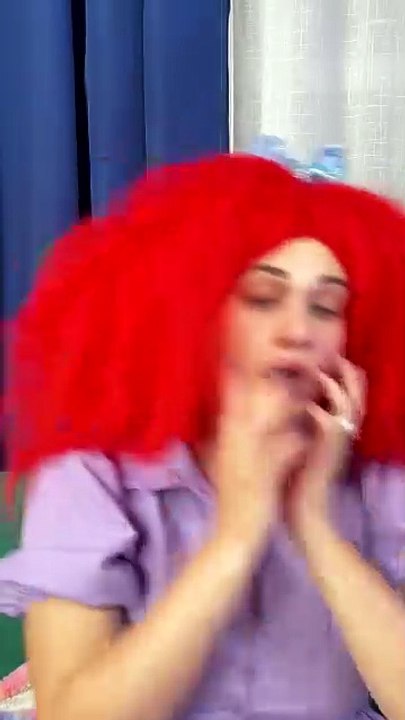 🍬 She’s REALLY doing makeup with candy 😆 Ragatha’s wild beauty hack