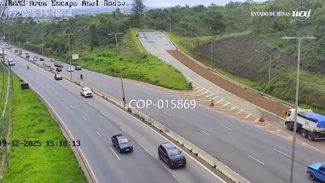 Caminhão usa área de escape do Anel Rodoviário, em BH, e evita acidente