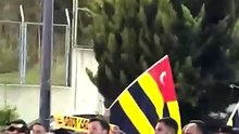 Fenerbahçeli taraftarlar Sadettin Saran'ı karşıladı