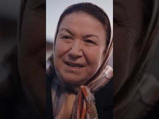 فاعلة خير تحنّ على نفس  -  البحر الأسود  #shorts -   @atvarabic