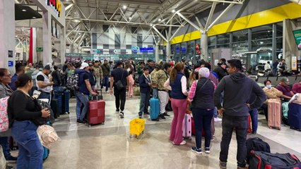 VIDEO I Esta noche del 19 de diciembre, miles salen y llegan a Monterrey para pasar la Navidad en familia