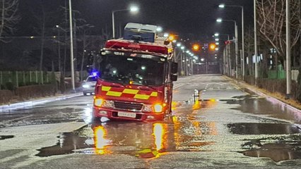 대전 관평동 땅 꺼짐...출동하던 소방차 앞바퀴 빠져 / YTN