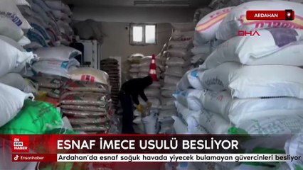 Ardahan’da esnaf soğuk havada yiyecek bulamayan güvercinleri imece usulü besliyor