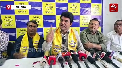 'ગુજરાતમાં દૂધ લેવા બહાર જવું પડે છે, પણ દારૂ ઘર બેઠા મળે છે', ઈસુદાન ગઢવીના ભાજપ પર સણસણતા પ્રહાર