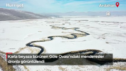 Karla beyaza bürünen Göle Ovası'ndaki menderesler dronla görüntülendi