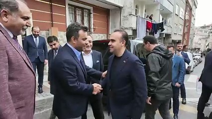 Bakan Kacır'dan buldukları altın dolu çantayı sahibine teslim eden çocuklara ziyaret