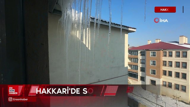 Yüksekova’da buz sarkıtları 2 metreyi geçti
