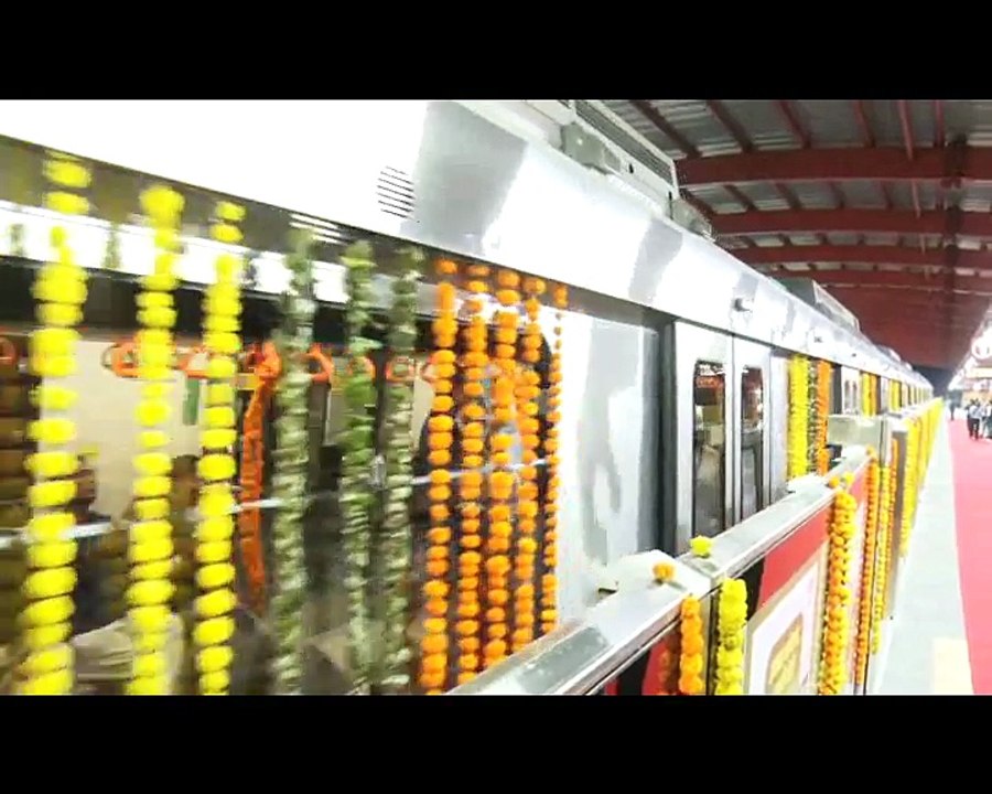भोपाल में दौड़ी मेट्रो, 21 दिसंबर से यात्री कर सकेंगे ट्रेन में सफर